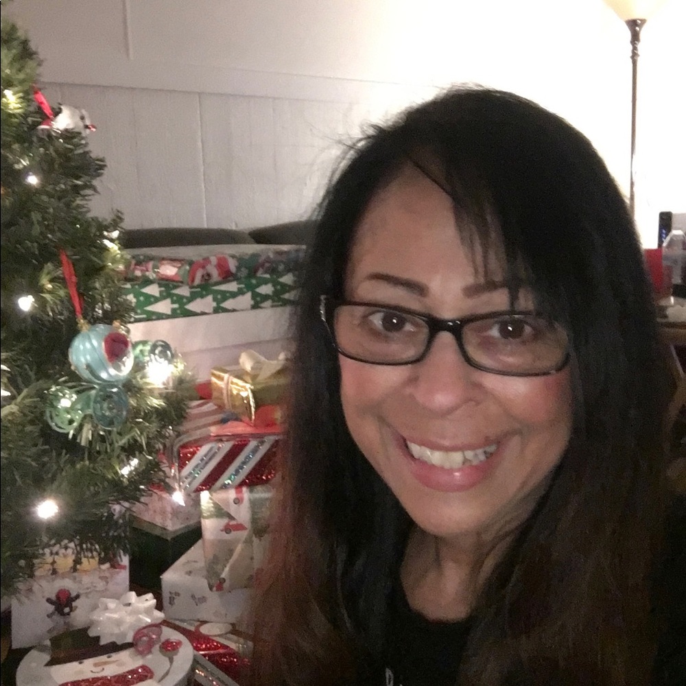 Meet your Posher, Evelyn